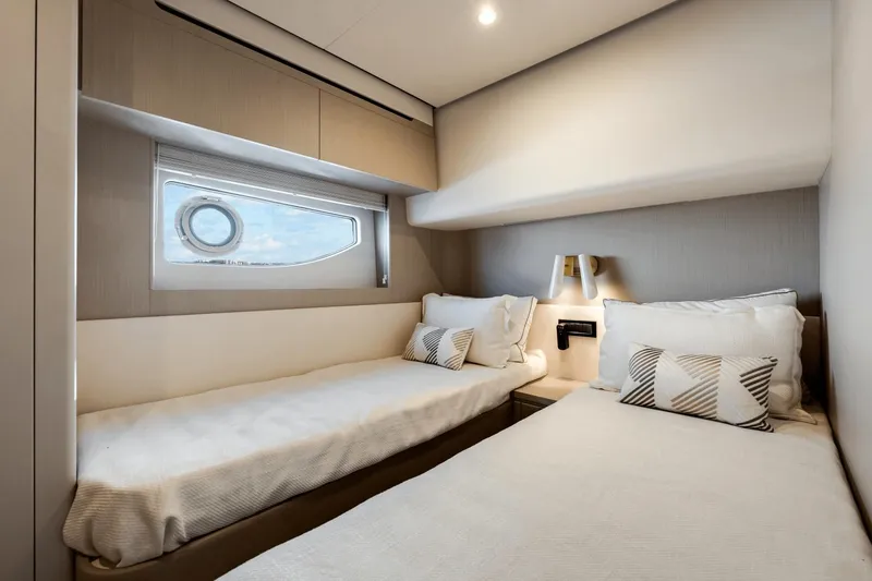 Slide: The Image of Azimut 68 2022 - 44