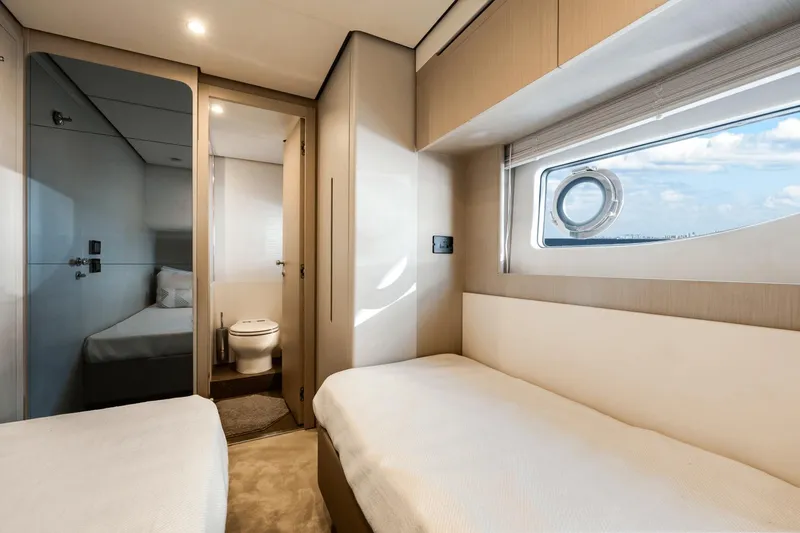 Slide: The Image of Azimut 68 2022 - 45