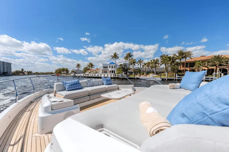 Slide: The Image of Azimut 68 2022 - 52