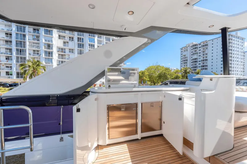 Slide: The Image of Azimut 68 2022 - 58
