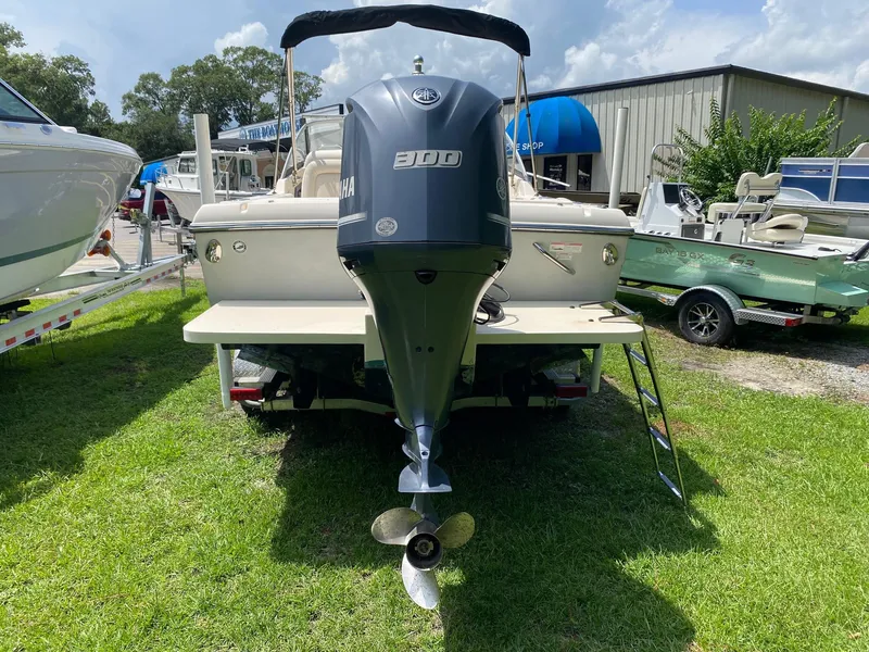 Slide: The Image of Grady-White Freedom 225 2016 - 8