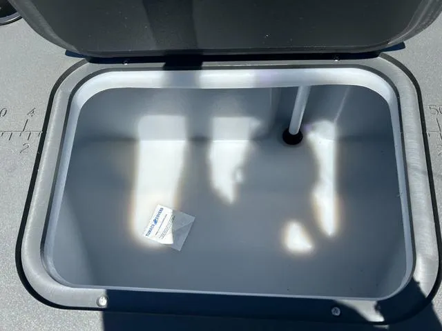 Slide: The Image of Bennington S Fishing 20 SF Pontoon 2024 - 29