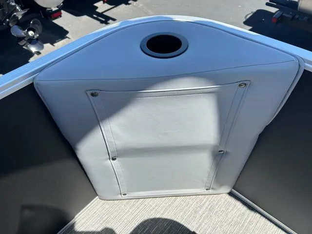 Slide: The Image of Bennington S Fishing 20 SF Pontoon 2024 - 31