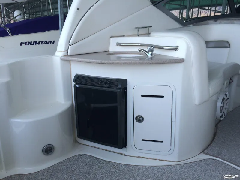 Slide: The Image of Sea Ray 320 Sundancer 2007 - 25
