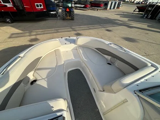 Slide: The Image of 2005 Chaparral 216 SUNSETTA boat interior with spacious seating and clean design. - 28