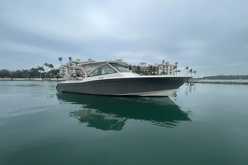 Slide: The Image of Grady-White Freedom 375 2017 - 13