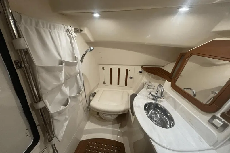 Slide: The Image of Grady-White Freedom 375 2017 - 19