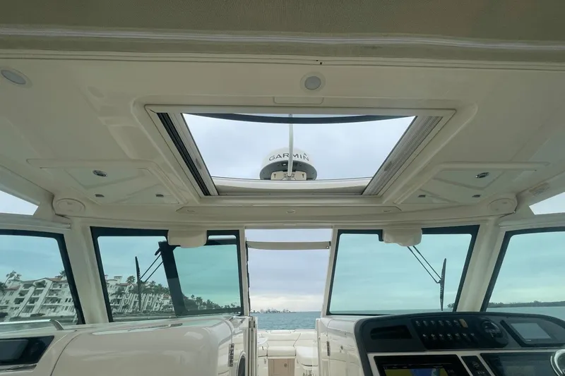 Slide: The Image of Grady-White Freedom 375 2017 - 28