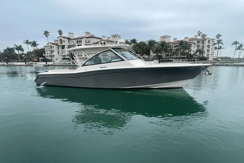 Slide: The Image of Grady-White Freedom 375 2017 - 3