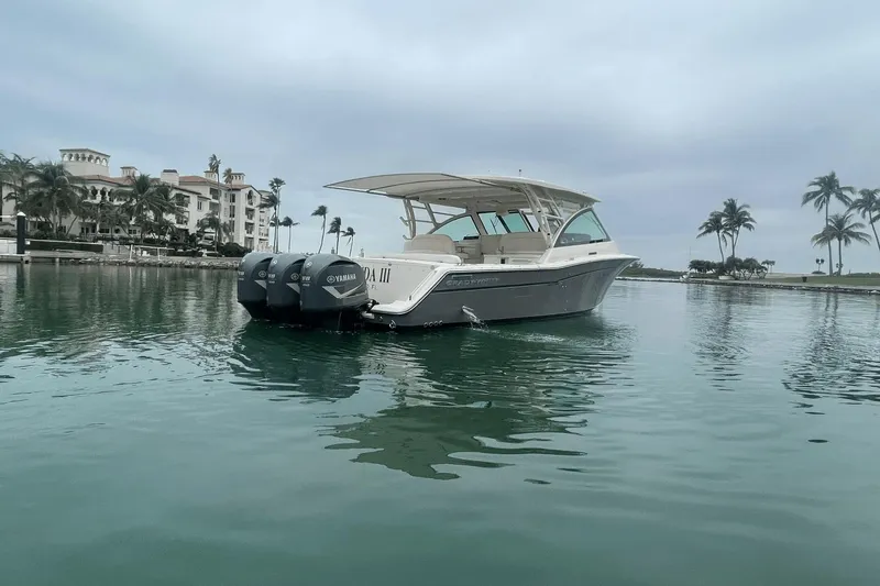 Slide: The Image of Grady-White Freedom 375 2017 - 5