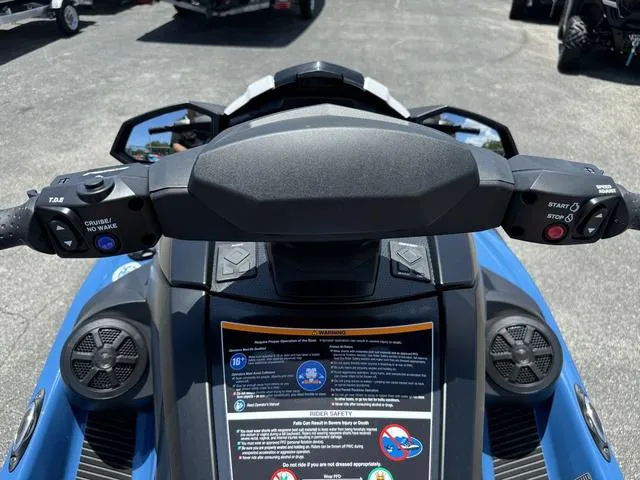 Slide: The Image of 2024 Yamaha Waverunner VX Cruiser® with Audio, handlebar controls and dashboard view. - 9