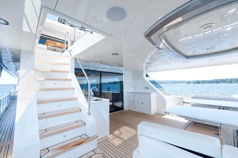 Slide: The Image of Luxurious 2024 Ocean Alexander 32L yacht interior with modern design and stunning ocean view. - 37