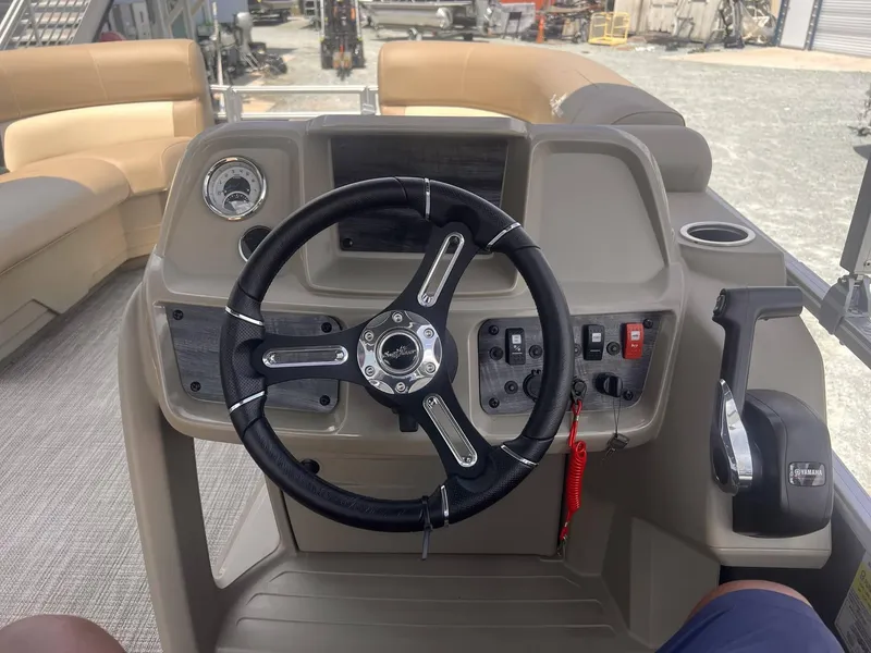 Slide: The Image of SunChaser Vista 20 Fish 2024 - 10