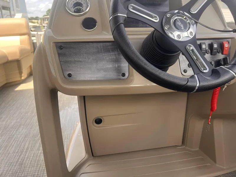 Slide: The Image of SunChaser Vista 20 Fish 2024 - 15