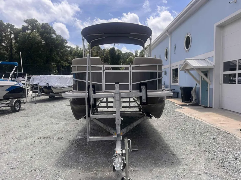 Slide: The Image of SunChaser Vista 20 Fish 2024 - 2