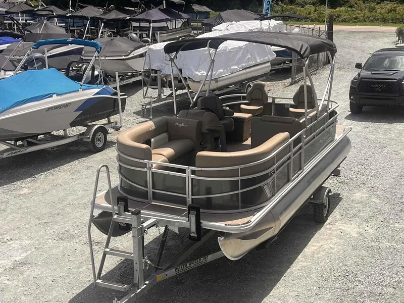 Slide: The Image of SunChaser Vista 20 Fish 2024 - 3