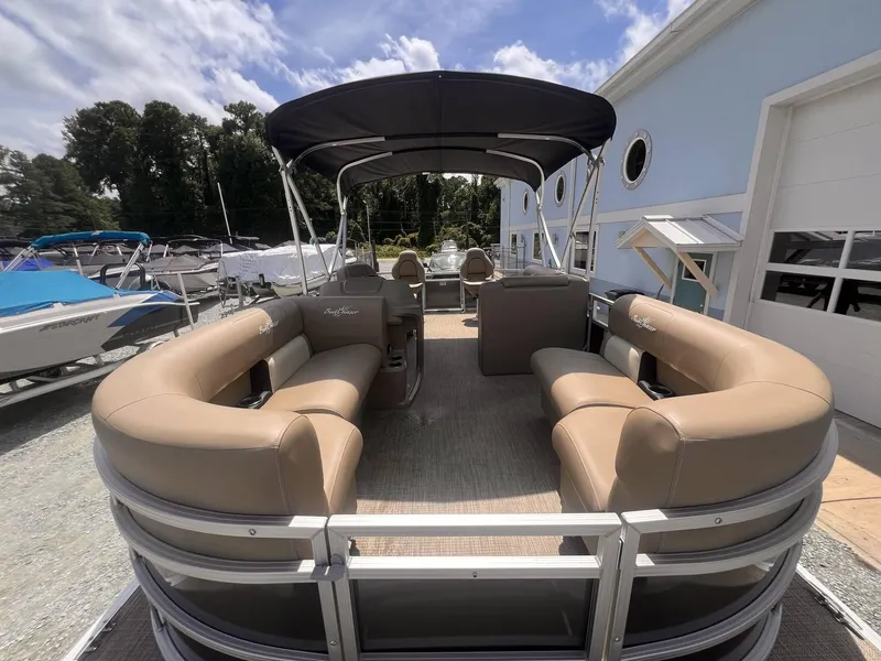 Slide: The Image of SunChaser Vista 20 Fish 2024 - 5