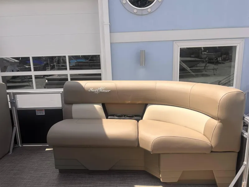 Slide: The Image of SunChaser Vista 20 Fish 2024 - 7