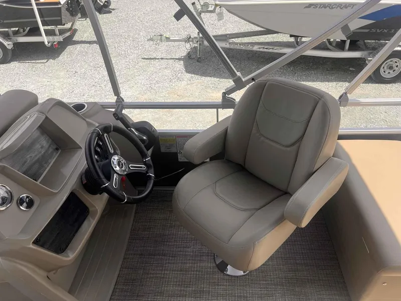 Slide: The Image of SunChaser Vista 20 Fish 2024 - 9