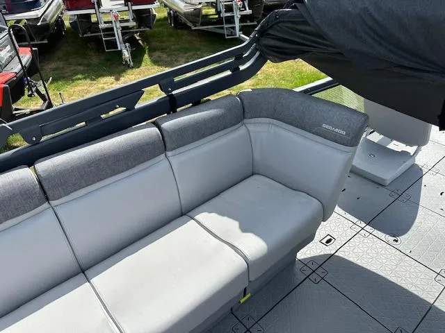 Slide: The Image of Sea-Doo Switch Sport 21 2024 - 10