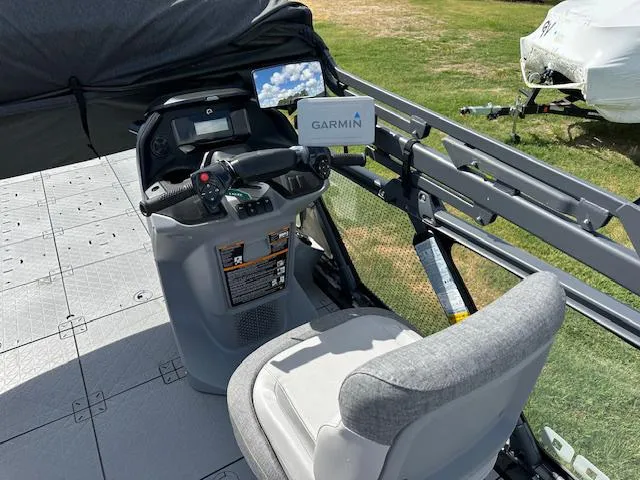 Slide: The Image of Sea-Doo Switch Sport 21 2024 - 15