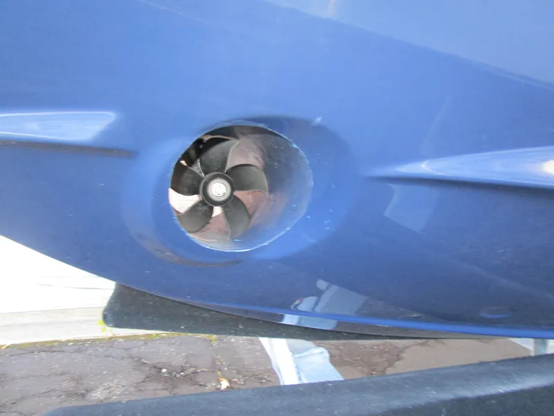 Slide: The Image of 2024 Cutwater C-288 C boat with dual Yamaha 250 V6 outboard engines. - 9