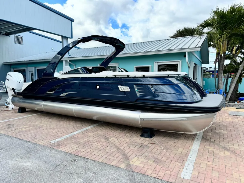 Slide: The Image of Bennington 27QXSBWAX2 2024 - 1