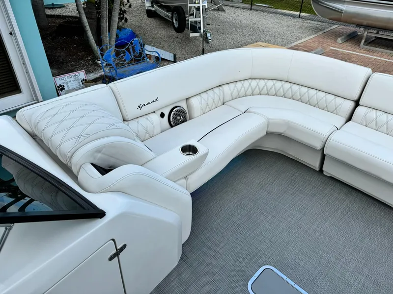 Slide: The Image of Bennington 27QXSBWAX2 2024 - 10