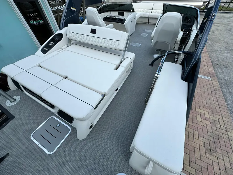 Slide: The Image of Bennington 27QXSBWAX2 2024 - 26