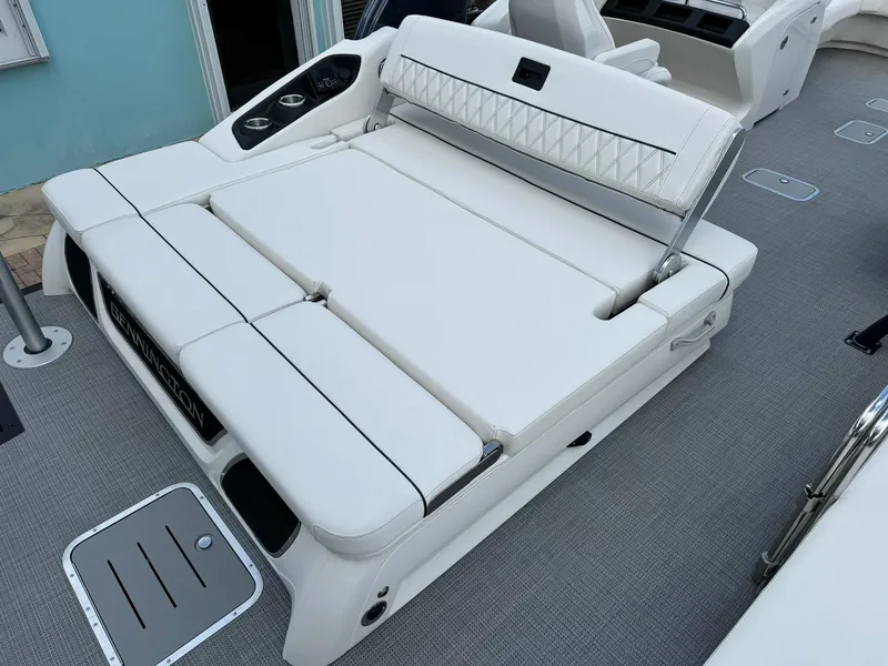 Slide: The Image of Bennington 27QXSBWAX2 2024 - 27