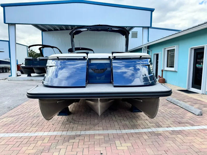 Slide: The Image of Bennington 27QXSBWAX2 2024 - 3