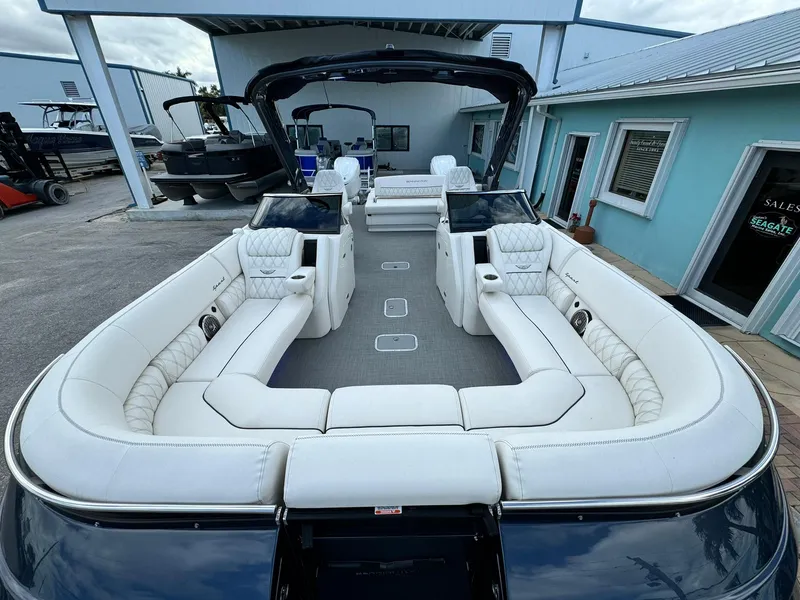 Slide: The Image of Bennington 27QXSBWAX2 2024 - 6