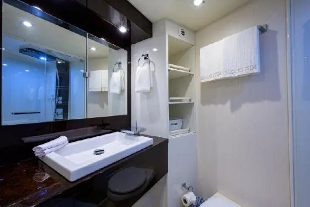 Slide: The Image of Lazzara Yachts LSX 95 Flybridge 2012 - 41