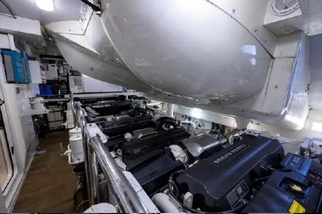 Slide: The Image of Lazzara Yachts LSX 95 Flybridge 2012 - 55