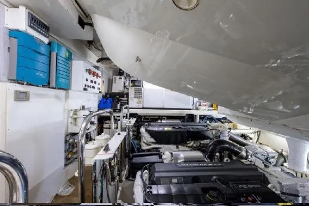 Slide: The Image of Lazzara Yachts LSX 95 Flybridge 2012 - 56