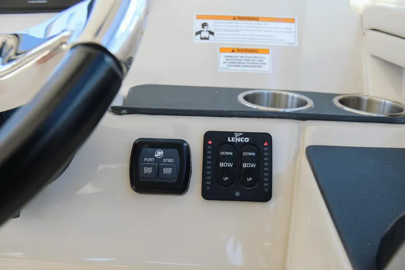 Slide: The Image of Boston Whaler 320 Vantage 2017 - 19