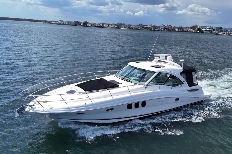 Slide: The Image of Washing machine in the 2008 Sea Ray 480 Sundancer yacht. - 34