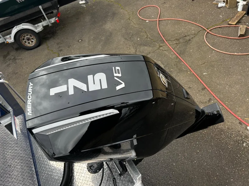 Slide: The Image of 2024 Thunder Jet 20 Chinook OS with Mercury 175 V6 outboard motor. - 21