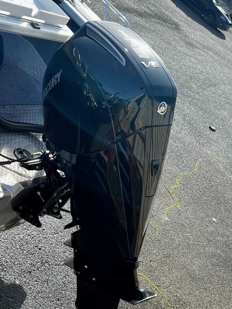 Slide: The Image of 2024 Thunder Jet 20 Chinook OS with Mercury V6 outboard motor. - 22