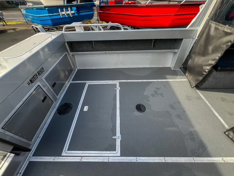 Slide: The Image of North River 23' Seahawk 2026 - 16