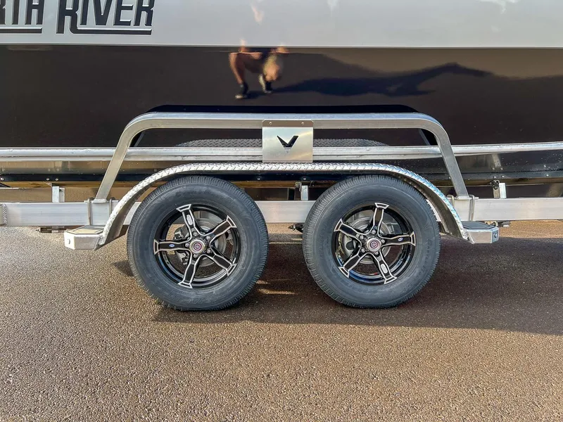 Slide: The Image of North River 23' Seahawk 2026 - 24