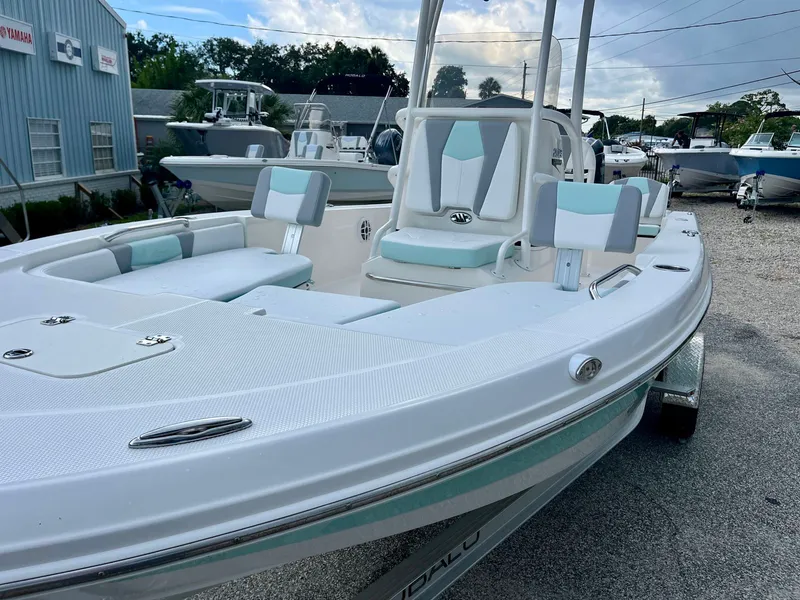 Slide: The Image of Robalo 206 Cayman 2024 - 15
