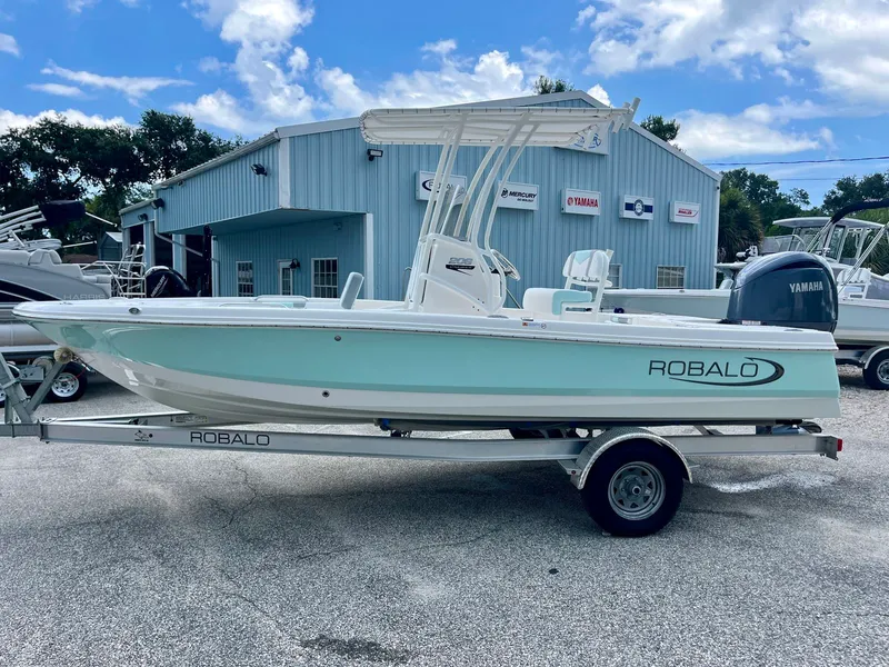 Slide: The Image of Robalo 206 Cayman 2024 - 1