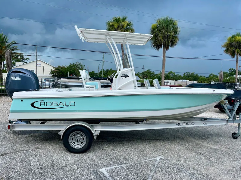 Slide: The Image of Robalo 206 Cayman 2024 - 5