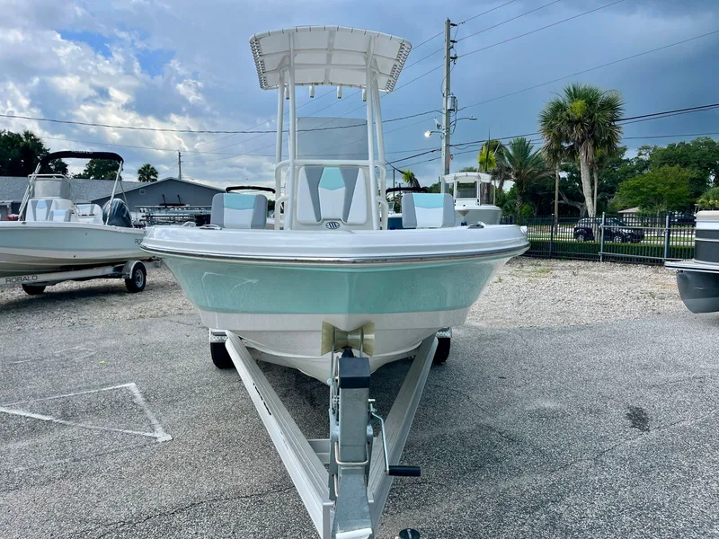 Slide: The Image of Robalo 206 Cayman 2024 - 7