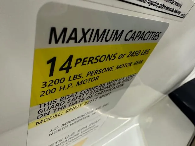 Slide: The Image of Maximum capacities label on 2024 JC Spirit 221 TT Sport boat. - 7