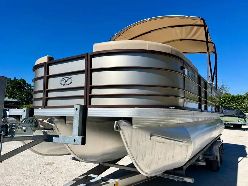 Slide: The Image of 2016 Crest Veranda V2275RC pontoon boat on trailer with canopy. - 4