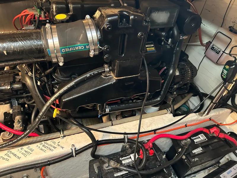 Slide: The Image of Formula 41 Performance Cruiser 2000 - 10