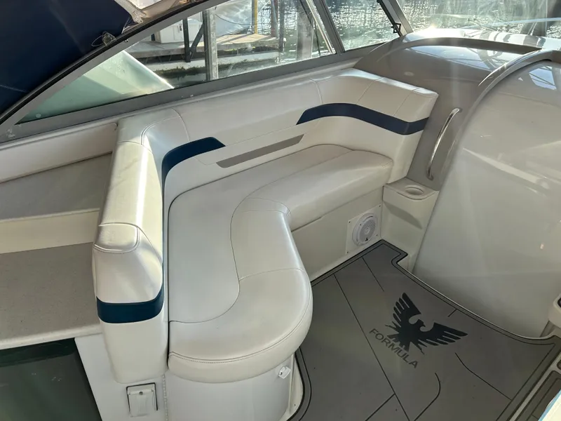 Slide: The Image of Formula 41 Performance Cruiser 2000 - 3