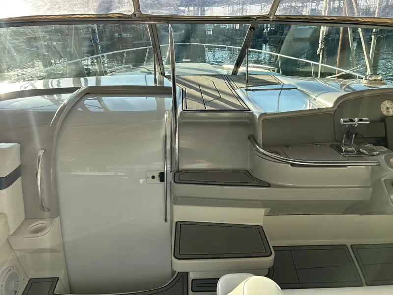 Slide: The Image of Formula 41 Performance Cruiser 2000 - 7